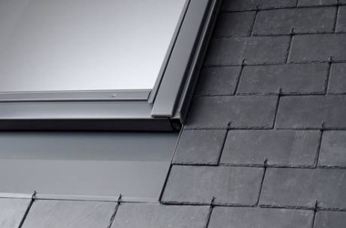 POSE D&rsquo;UN VELUX SUR ARDOISE, TUILE PLATE OU ONDULÉE